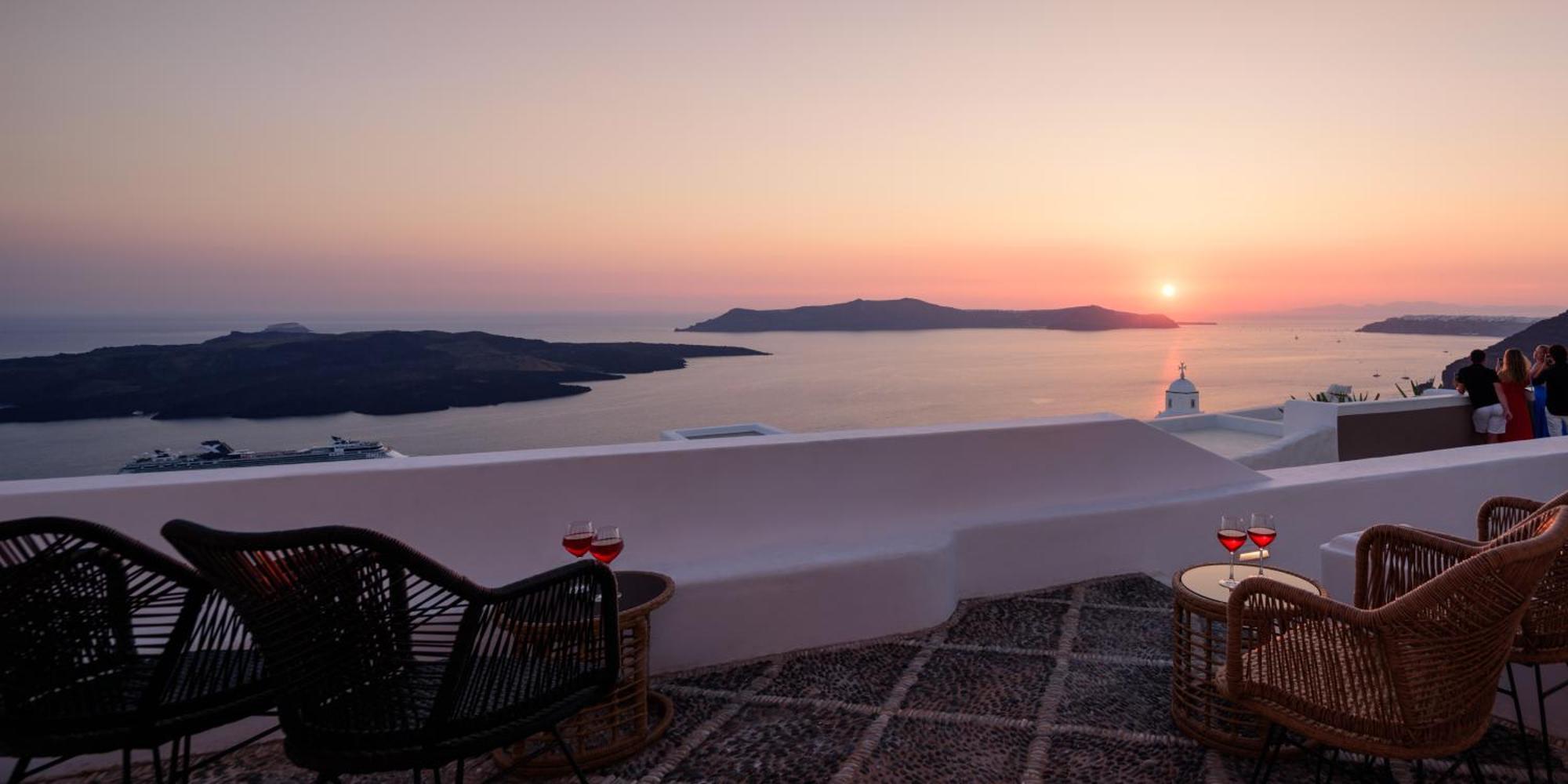 Anemos Family Suites Fira  Exterior photo