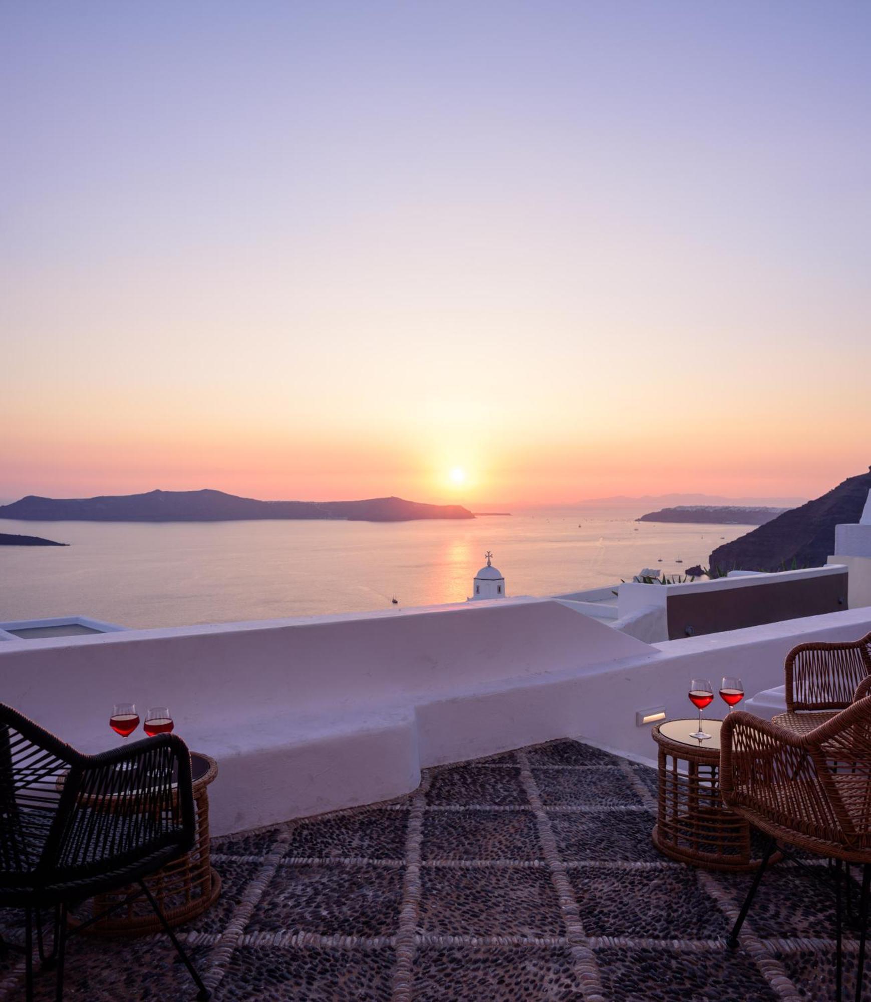Anemos Family Suites Fira  Exterior photo