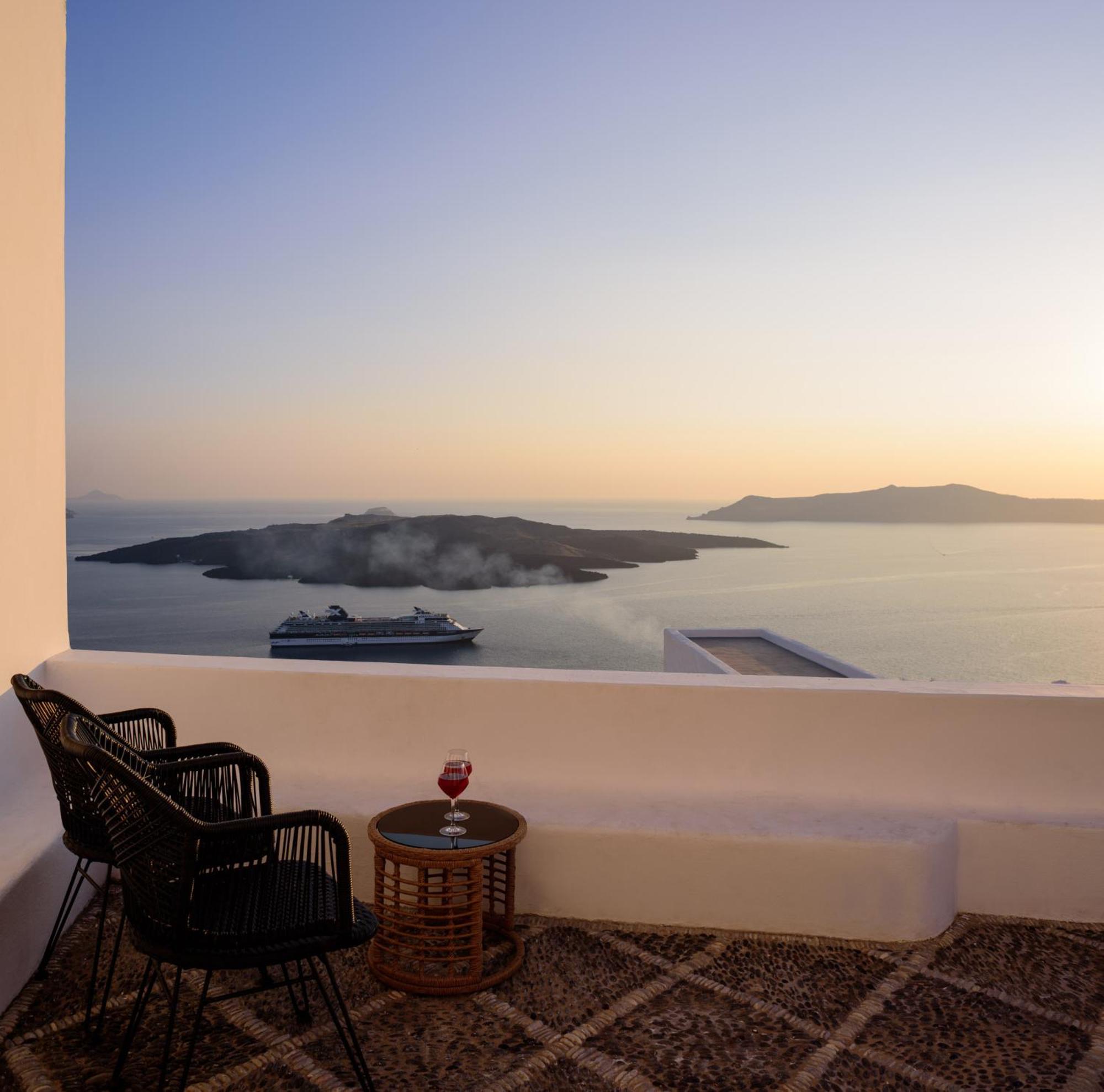 Anemos Family Suites Fira  Exterior photo