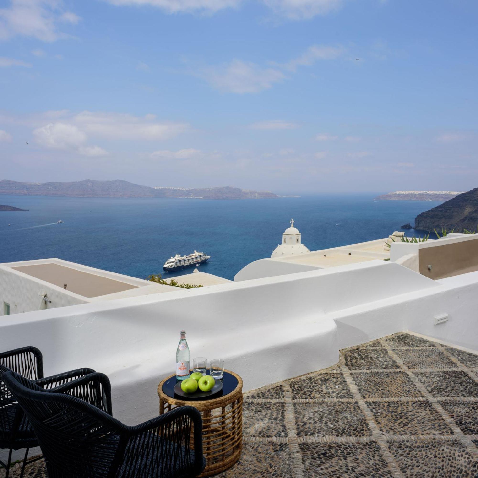 Anemos Family Suites Fira  Exterior photo